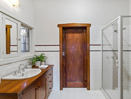 4 Thistle Street, Surrey Hills VIC 3127 - House For Rent | Domain - Photo 5