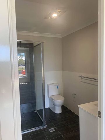 Beautiful Modern Home! - Photo 3