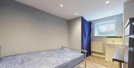 9 Bed - 15 Brudenell Avenue, Headingley, Leeds - LS6 1HD - Student - Photo 4