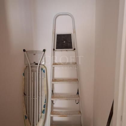 San Giovanni-Porta Metronia: Newly renovated 2 Bedroom flat with balcony overlooking quiet Piazza. Entrance, living room, 2 Bedrooms, kitchen, bath. Sunny, quiet, balconies, situated in pleasant piazza near park, open market, services and center. Ref 931 - Photo 4