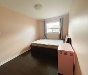 For Lease - 1 Chester Le Boulevard, Toronto, Ontario - Photo 4