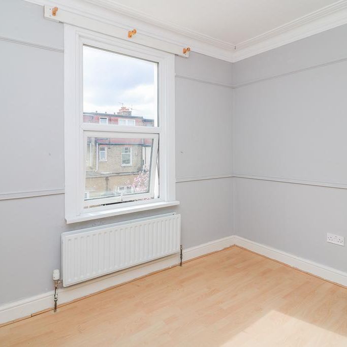 4 bedroom terraced house to rent - Photo 1