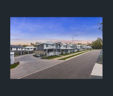 STUNNING 3 BEDROOM TOWNHOUSE IN MANGO HILL WITH POOL IN COMPLEX - Photo 5