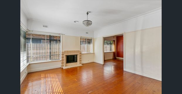 Charming Northcote Home - Photo 1