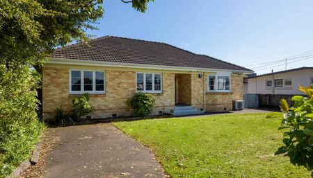 Low maintenance 3 bedroom home - Photo 2