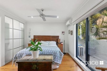 Life in Cottesloe - Photo 4