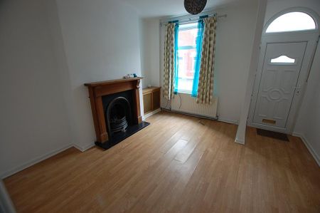 2 bedroom end of terrace house to rent - Photo 5