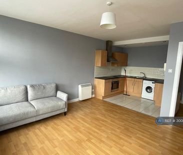 1 bedroom flat to rent - Photo 2