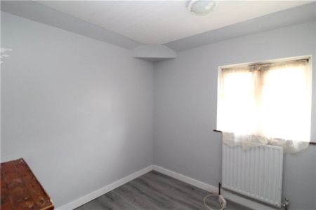 Rowdown Crescent, New Addington, Croydon, CR0 0HQ - Photo 4