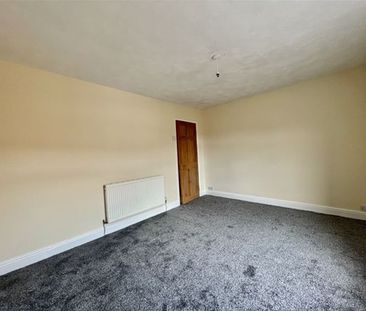 Cambridge Road, Lostock, Bolton - Photo 4