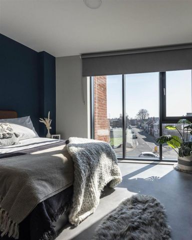 1 bedroom in a flat share to rent - Photo 4