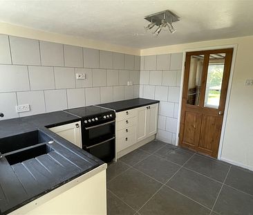 2 Bed Cottage - Terraced - Photo 3