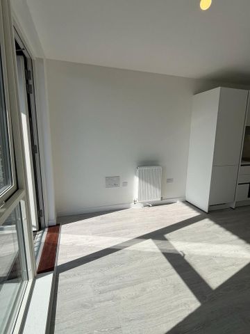 Studio to rent - Photo 2