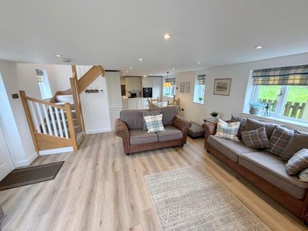 2 bedroom detached house to rent - Photo 3