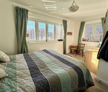 St. Georges Park, Binfield, Bracknell, Berkshire, RG42 - Photo 6