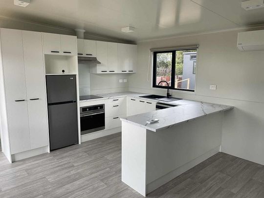 Charming 3BR Home in Dannevirke! - Photo 1