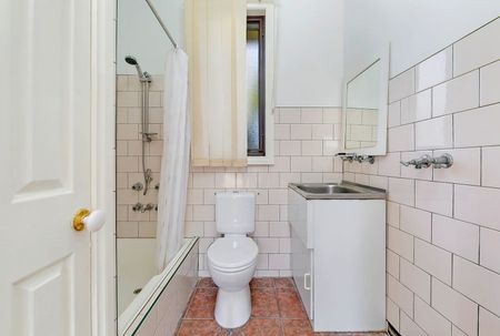 Home For Rent - Photo 5