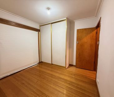 Delightful 3 Bedroom Home - Photo 3