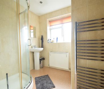 Craig Drive, Uxbridge, UB8 - Photo 1