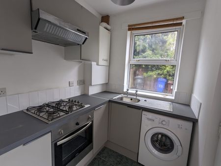3 Bed End Terrace, Springhouse Road, S10 - Photo 3