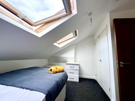5 bedroom terraced house to rent - Photo 4