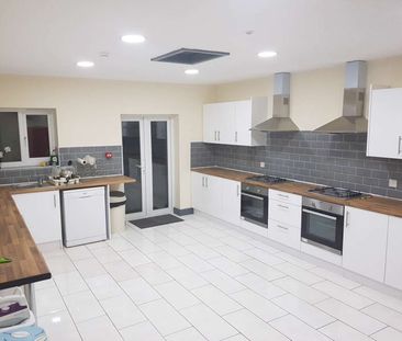 Lovely Brand New Ensuite Room - No deposit All Bills Included! Room 6 - Photo 1