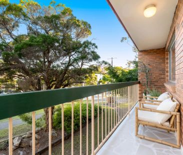Modern Living in the Heart of Coorparoo with Water Included! - Photo 2