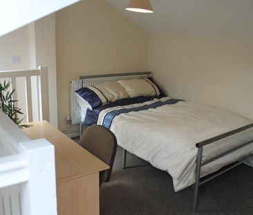 6 bedroom townhouse to rent - Photo 2