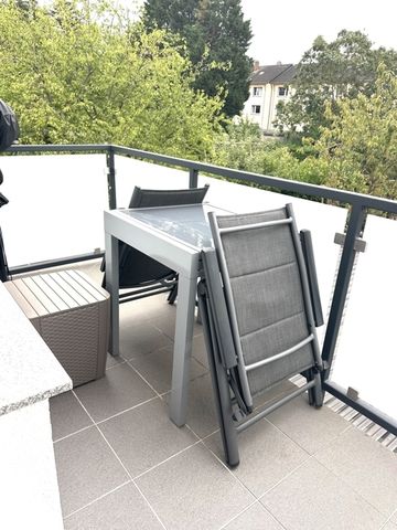 Gepflegte 3 Zimmer Wohnung mit Balkon u. eigenem Eingang in einem 2 Familienhaus - Photo 3