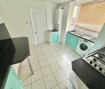 2 bedroom maisonette to rent - Photo 2