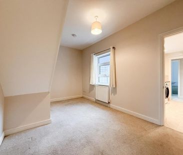 2 bedroom end of terrace house to rent - Photo 3