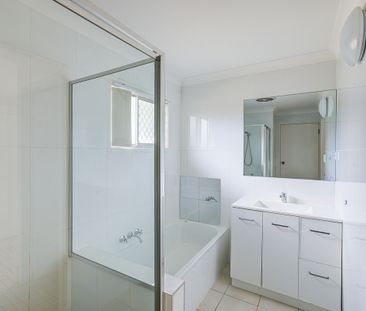 Family Home Located In The Heart Of Kingston - Photo 1