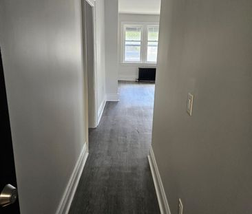 For Lease - 983 Main Street Unit# 1, Hamilton, Ontario - Photo 3