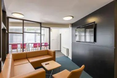 1 bedroom private hall to rent - Photo 2