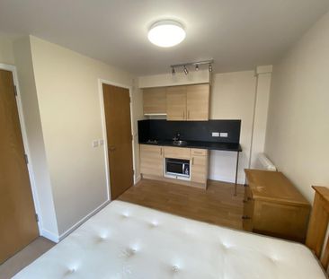 Studio to rent - Photo 2
