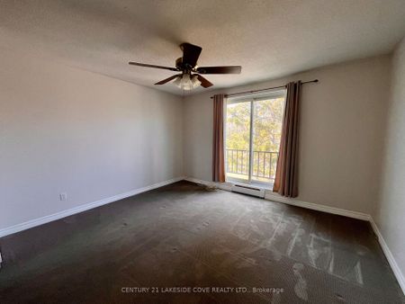 Condo Townhouse For Lease | S8039620 - Photo 2