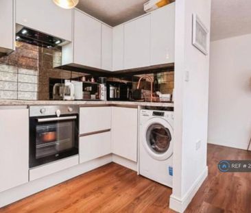 2 bedroom maisonette to rent - Photo 1