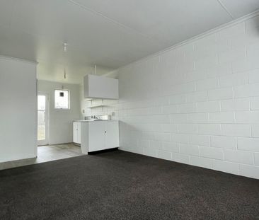 Spacious two bedroom unit - Photo 2