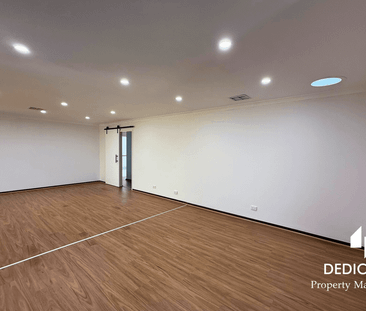 Perfection on a Quiet Street - Photo 2