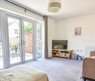 3 bedroom semi-detached house to rent - Photo 2