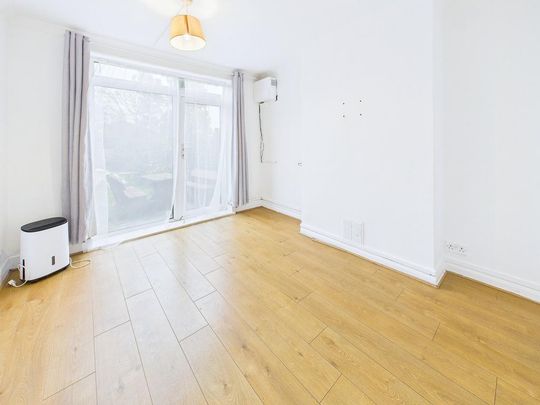 2 bedroom maisonette to rent - Photo 1