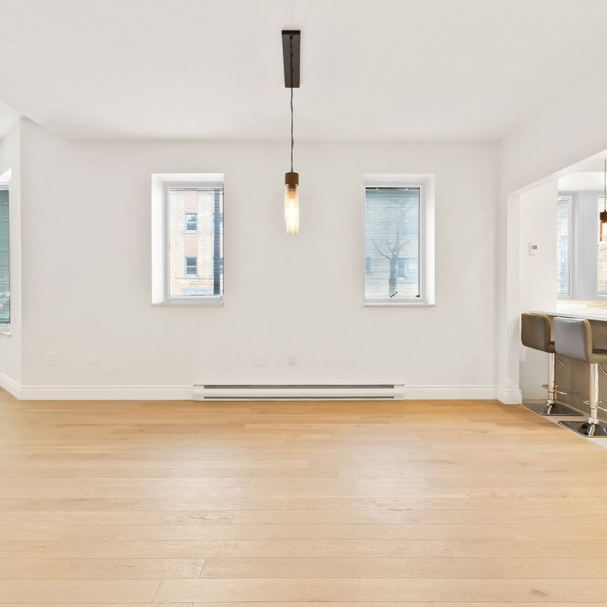 2100 Rue Chomedey, #102 - Photo 1