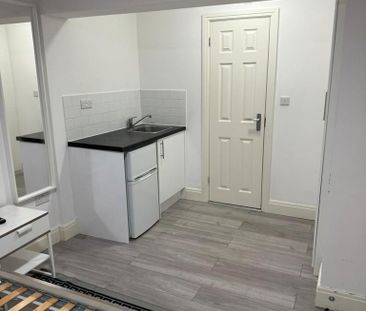 Studio to rent - Photo 6