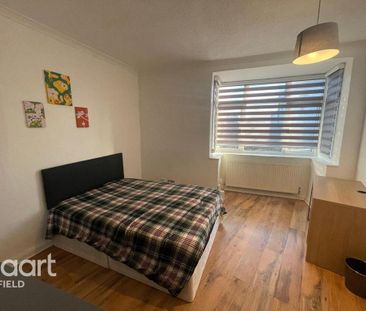 4 bedroom end of terrace house to rent - Photo 5