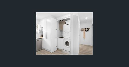 Stylish Beachside Living With Roof Top Balcony - Photo 4