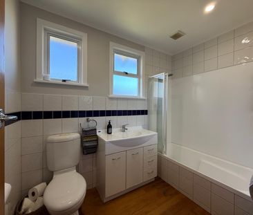 3-Bedroom Home in Prime Pakuranga Location - Photo 4