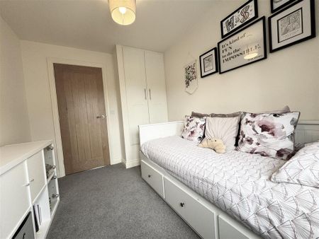 3 bedroom end of terrace house to rent - Photo 3