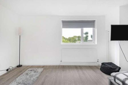 Union Road, Northolt, Middlesex, UB5 - Photo 3