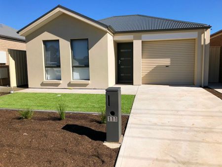 Modern 3 Bedroom Home in Munno Para West - Photo 5