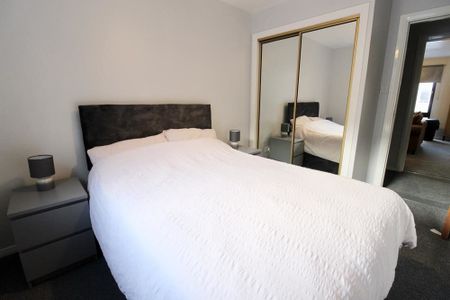 Glendale Mews, Mid Floor, AB11 - Photo 4